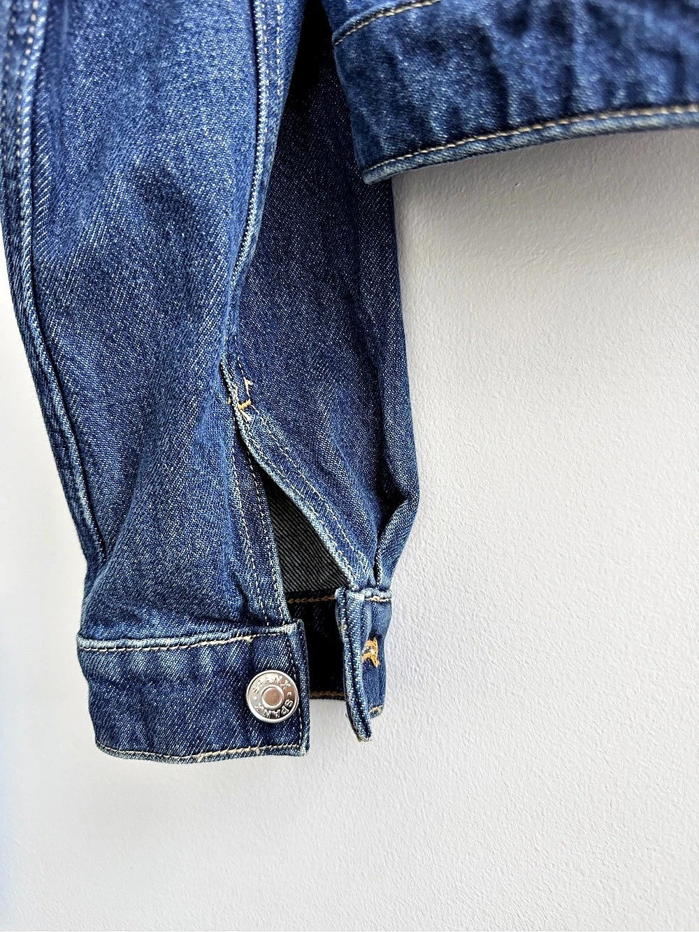 SPANX Denim Jacket in Blue Size Medium Like New - Picture 5 of 5